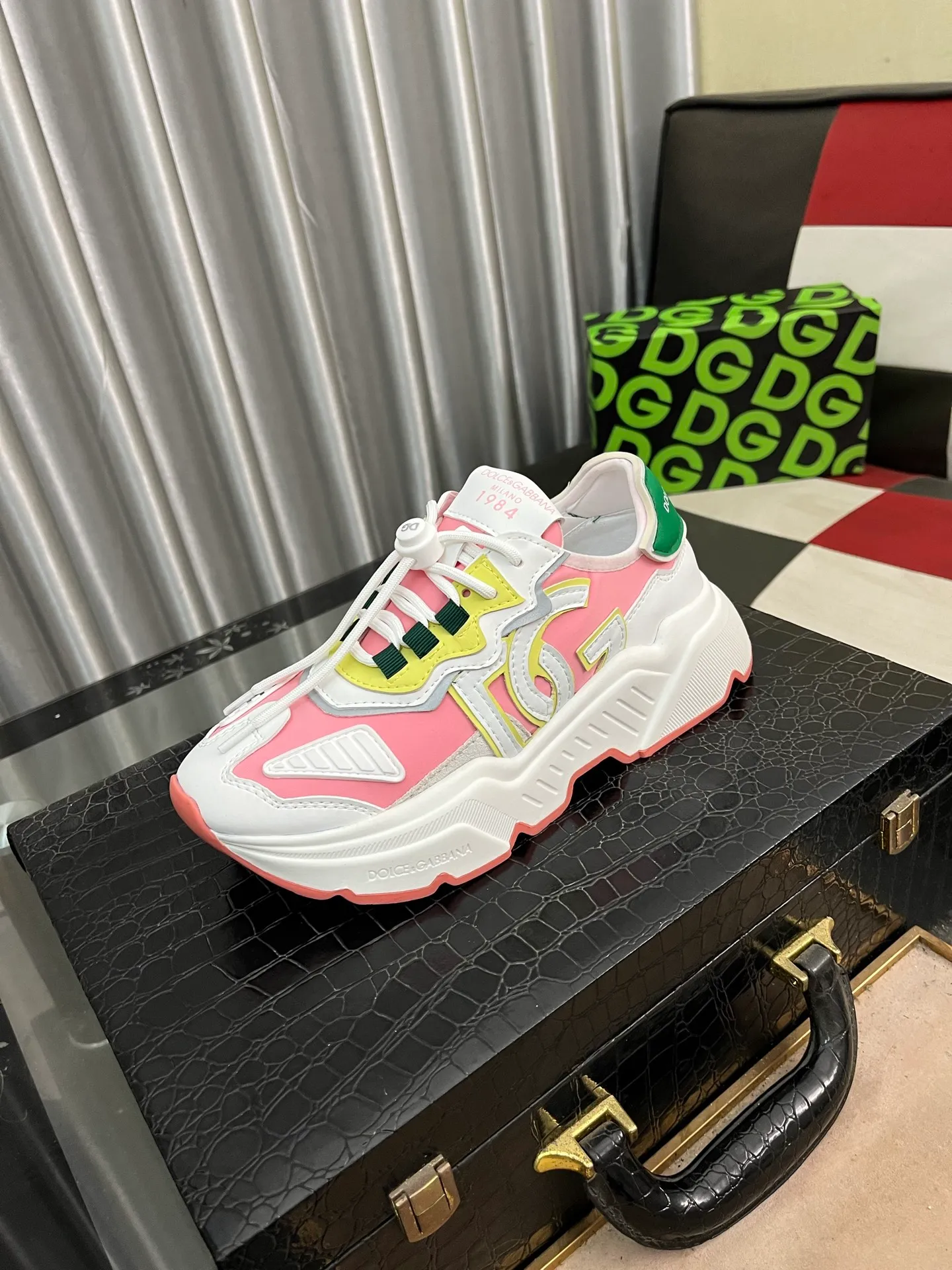 Men's shoes 💰480⌚️⌚️[DG] The latest official high-top casual, men's shoes original quality imported first-layer cowhide stitching ➕Yangli [Proud] In terms of materials and workmanship, it beats all versions on the market 💕The highest quality shipments. Real photos, imported fabrics highlight the unique charm of the brand 😘The shoelaces are also original custom-made 👻Classic lace-up shoes are very comfortable on the feet, size 35-46